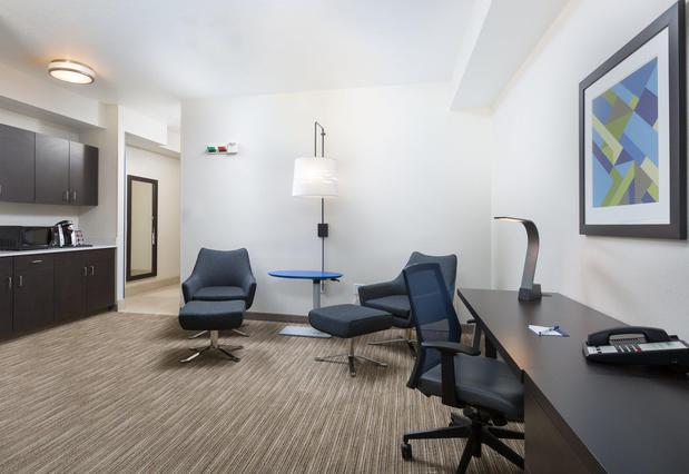 Images Holiday Inn Express & Suites Eugene Downtown - University by IHG