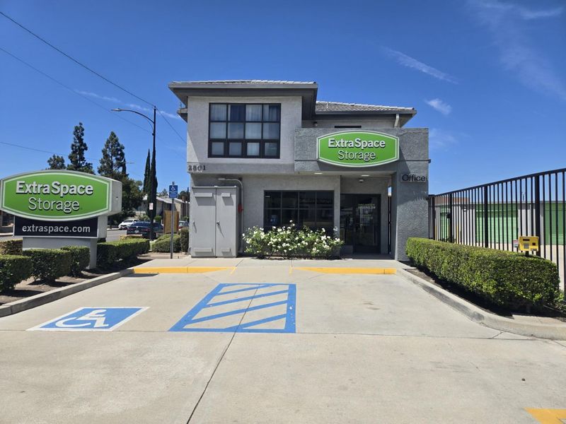 Beauty Image - Extra Space Storage at 2801 Thornton Ave, Burbank, CA 91504
