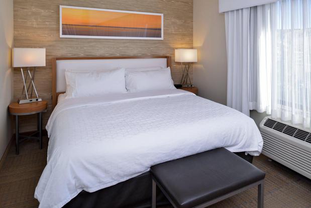 Images Holiday Inn Express & Suites Pocatello by IHG