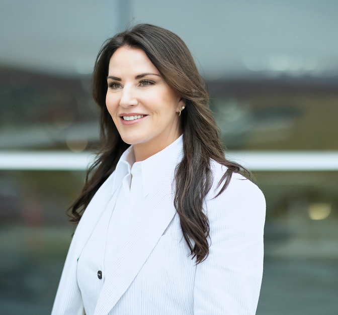 Photo of Rhonda Hymers.