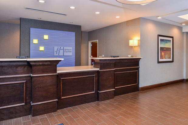 Images Holiday Inn Express & Suites York, an IHG Hotel