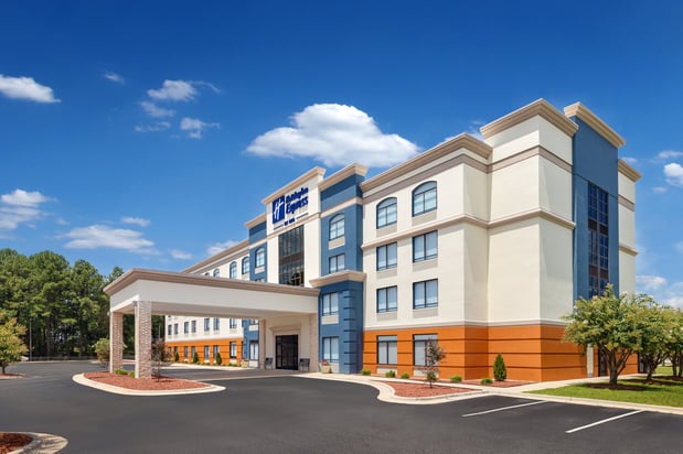 Images Holiday Inn Express Fayetteville - Fort Bragg by IHG