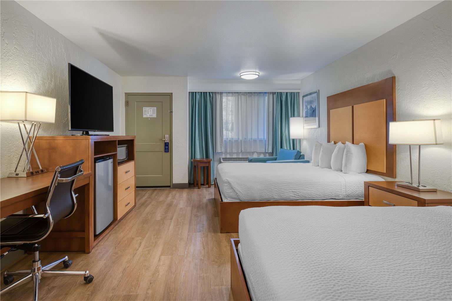 Double Queen Guest Room (Pet-Friendly)