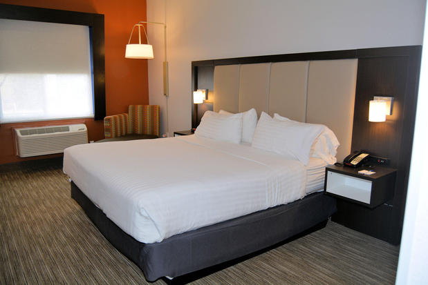 Images Holiday Inn Express & Suites Abilene by IHG