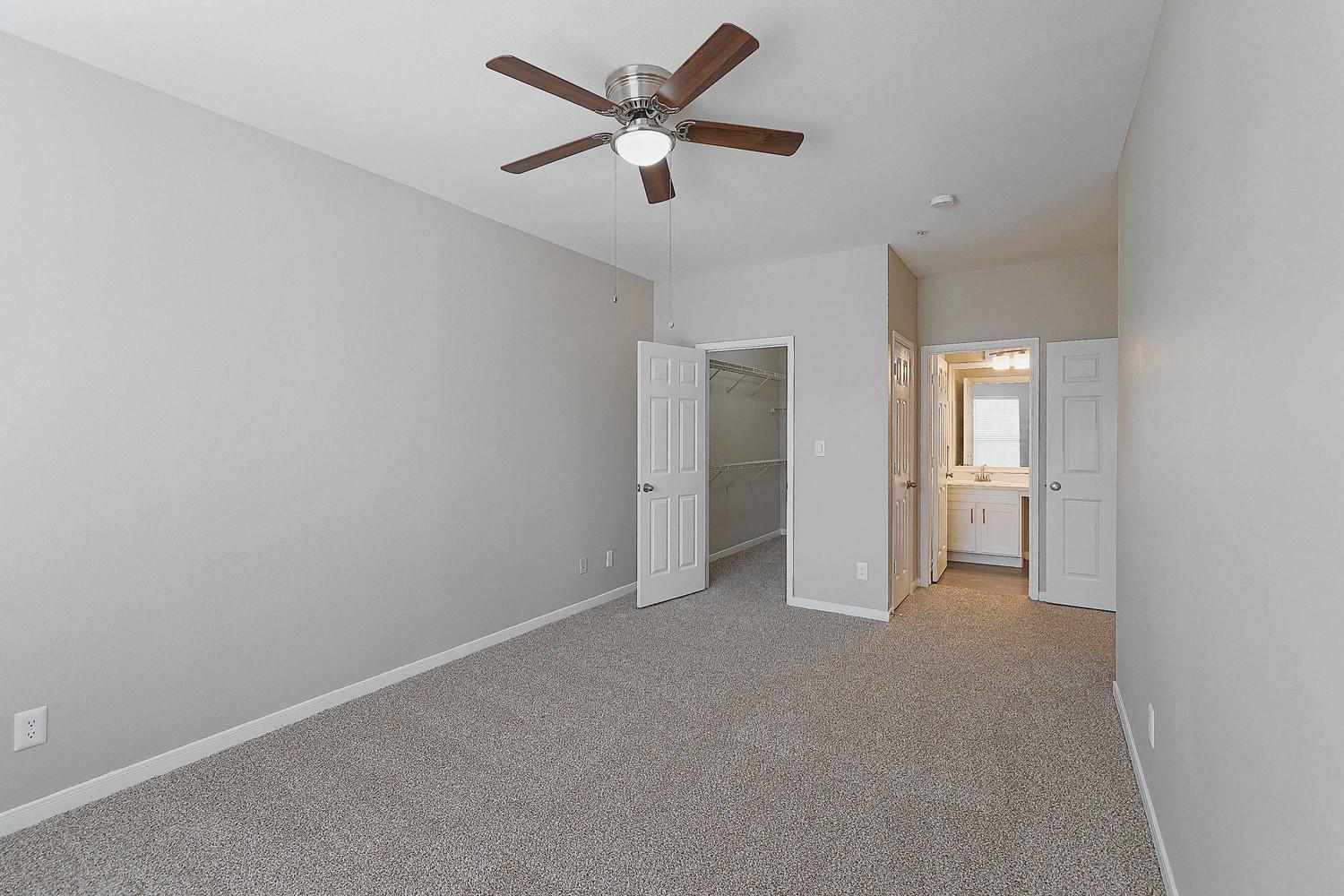 The Club at Stablechase Apartments, 13504 Schroeder Rd Houston, TX 77070, Houston, TX, Real