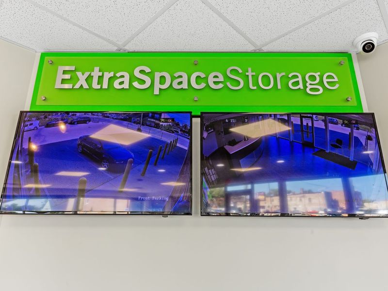 3865_Merchandise Wall 