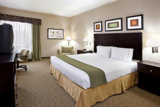 Images Holiday Inn Express & Suites Cleveland-Streetsboro, an IHG Hotel