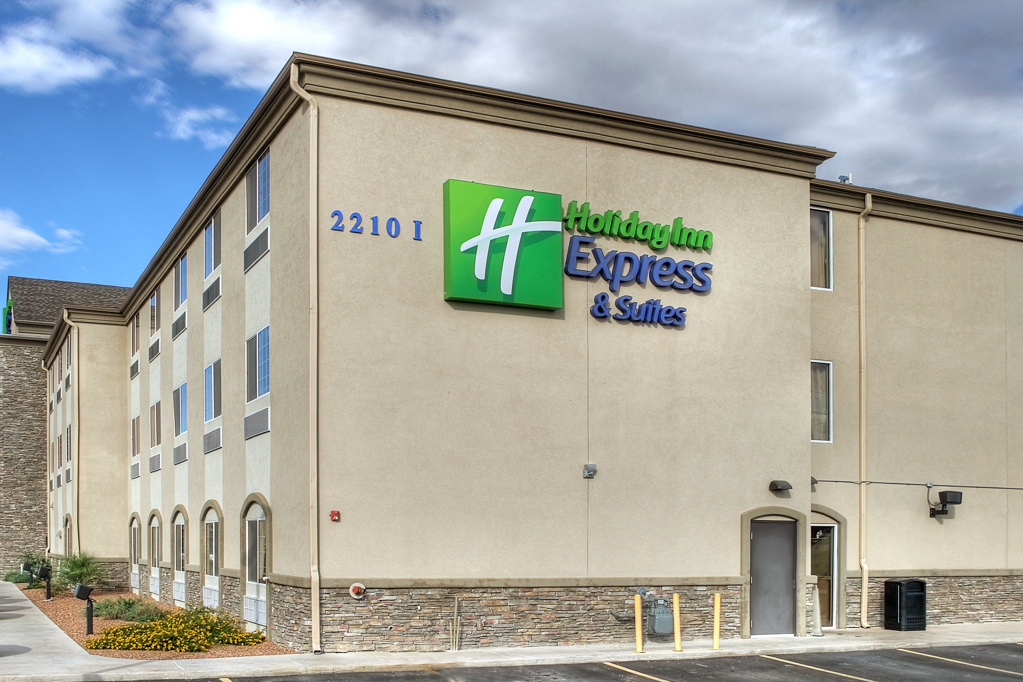 Holiday Inn Express & Suites Carlsbad by IHG Image