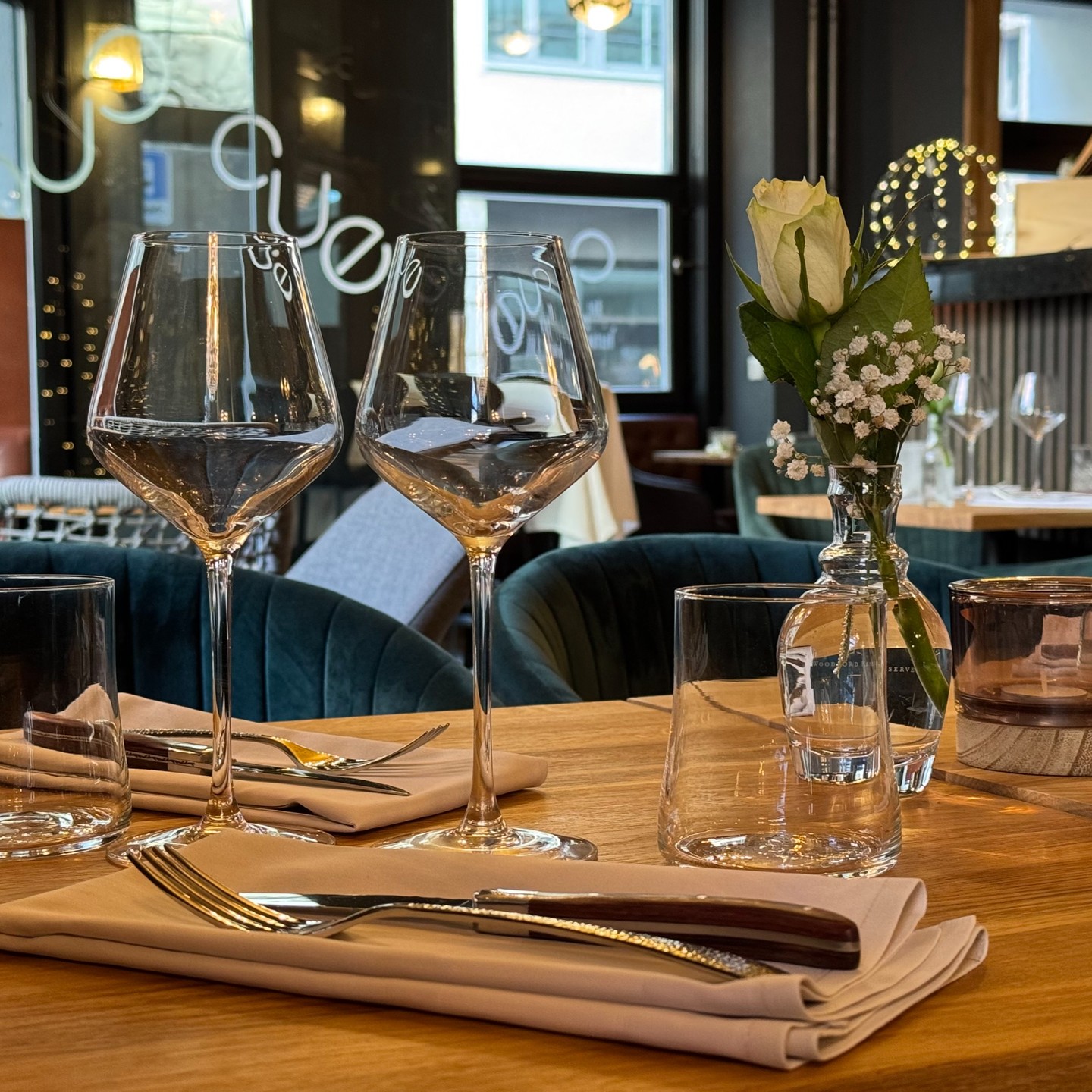 Bilder Cue Café Restaurant & Lounge Bar