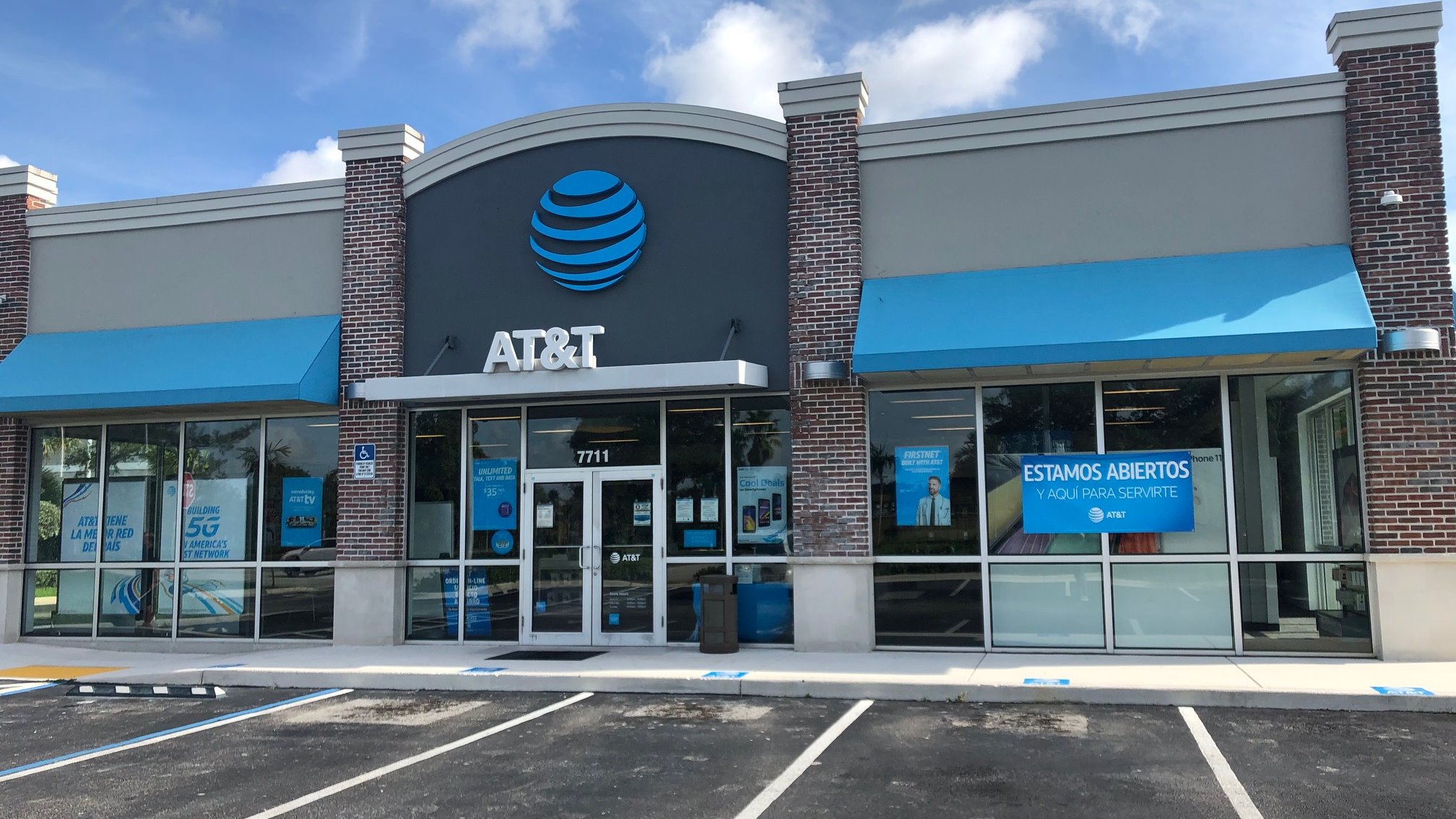 AT&T Store Photo