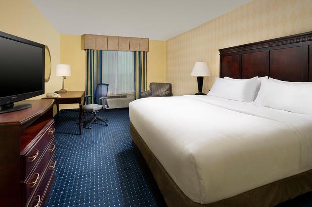 Images Holiday Inn Express & Suites San Antonio West-Seaworld Area by IHG