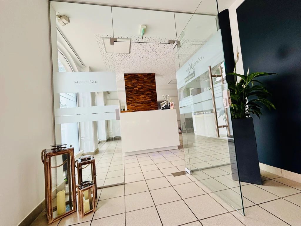 Bild 2 von AtmospHair Haarige Zeiten