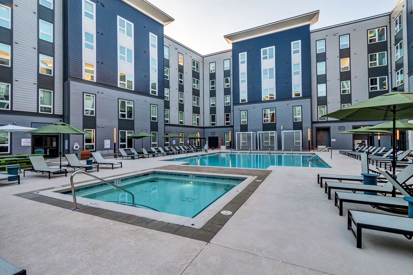 student friendly apartments Charlotte NC with pool
