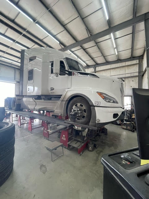 Diego's Tires Mobile Service and Truck Alignment Image