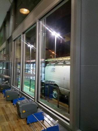 Images Action Glass Inc.