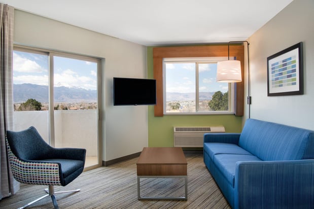 Images Holiday Inn Express & Suites Colorado Springs Airport by IHG