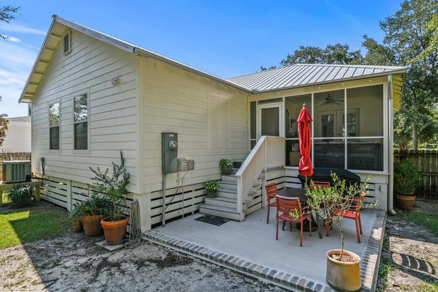 Images John McDonald Realty