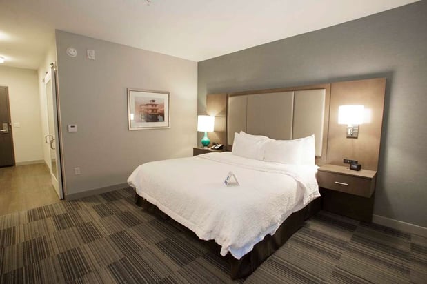 Images Hampton Inn & Suites Downtown St. Paul