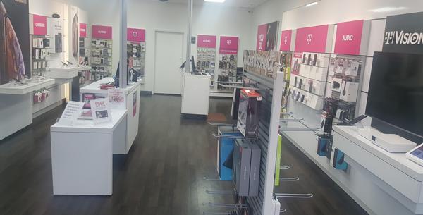T Mobile Store At 411 Broad St Bloomfield Nj T Mobile