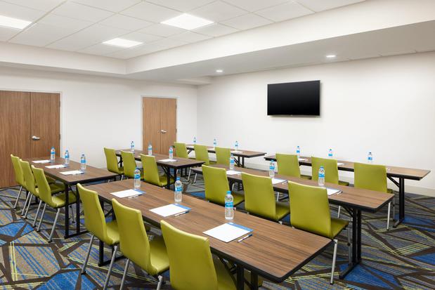 Images Holiday Inn Express & Suites Atlanta - Tucker Northlake by IHG