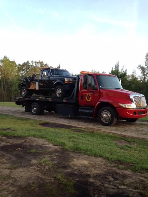 Images Red Horse Recovery & Towing, LLC