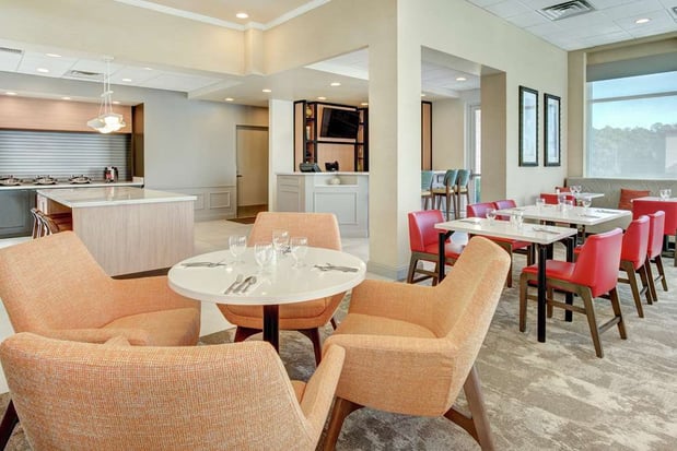 Images Hilton Garden Inn Lakewood