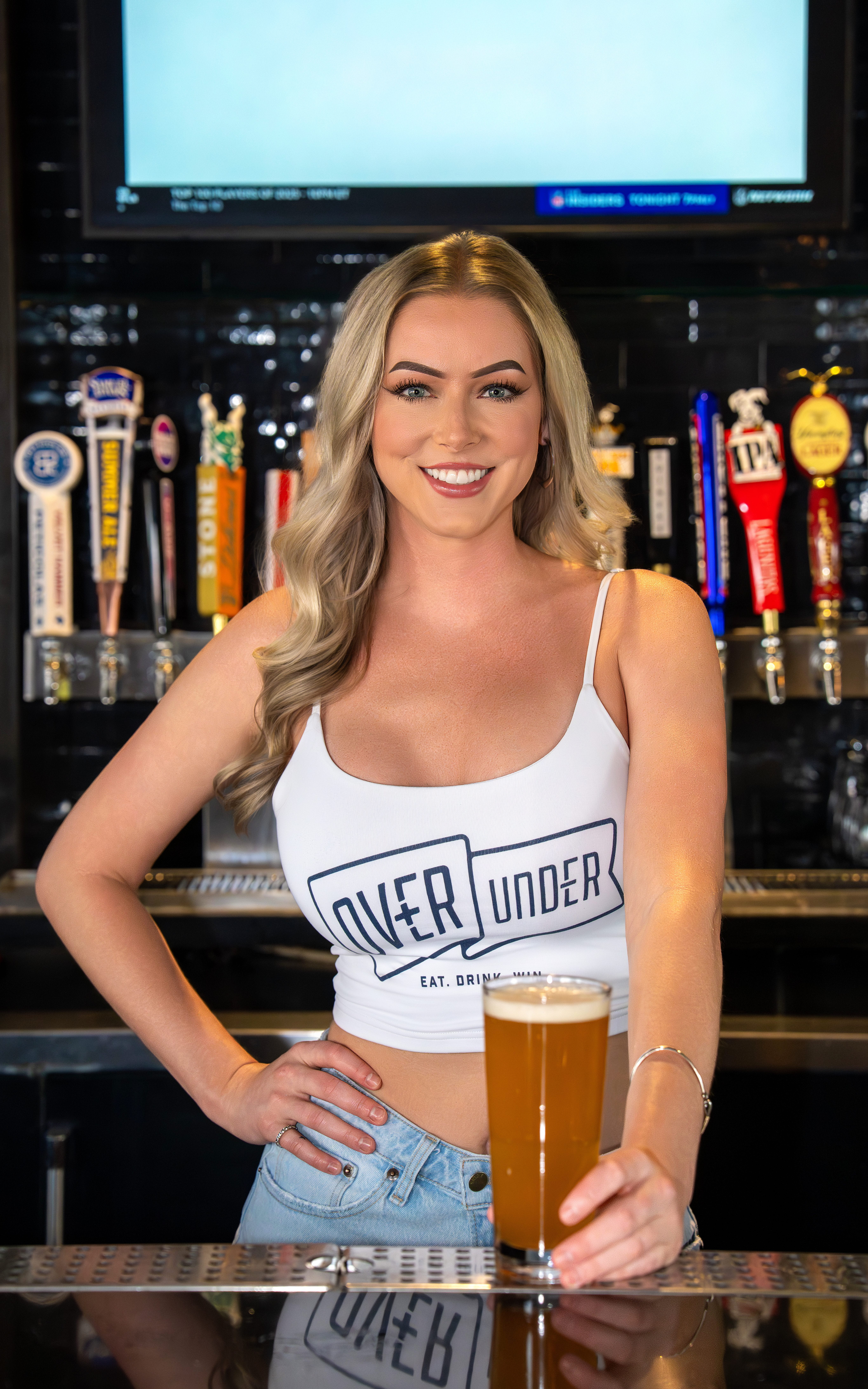 Cold beer and great service at a Dallas sports bar, ideal for watch parties and group outings.