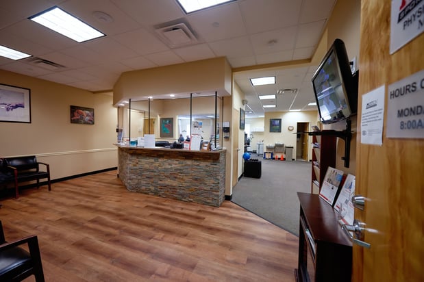 Images MOTION Sports Medicine - Franklin Square