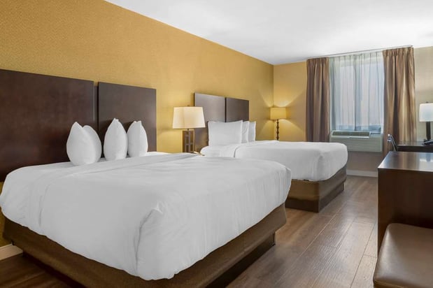 Images Best Western Plus Plaza Hotel