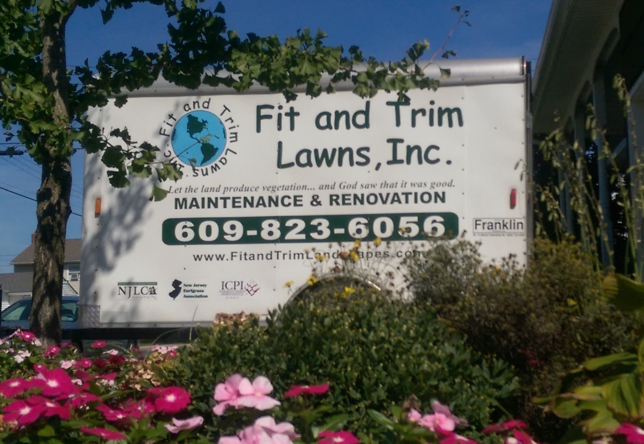 Fit and Trim Lawns