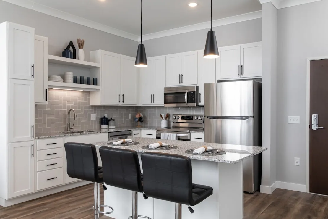 Kitchen & Dining Area