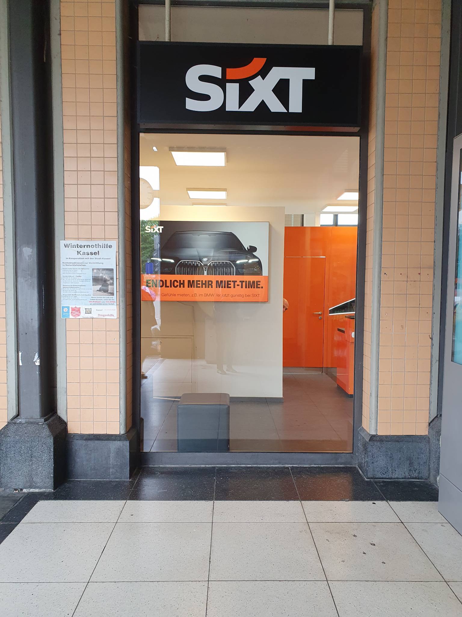 SIXT Autovermietung Kassel-Wilhelmshoehe Bahnhof, Willy-Brandt-Platz 1 in Kassel
