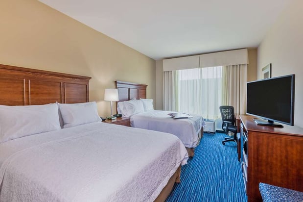 Images Hampton Inn & Suites Downtown Owensboro/Waterfront