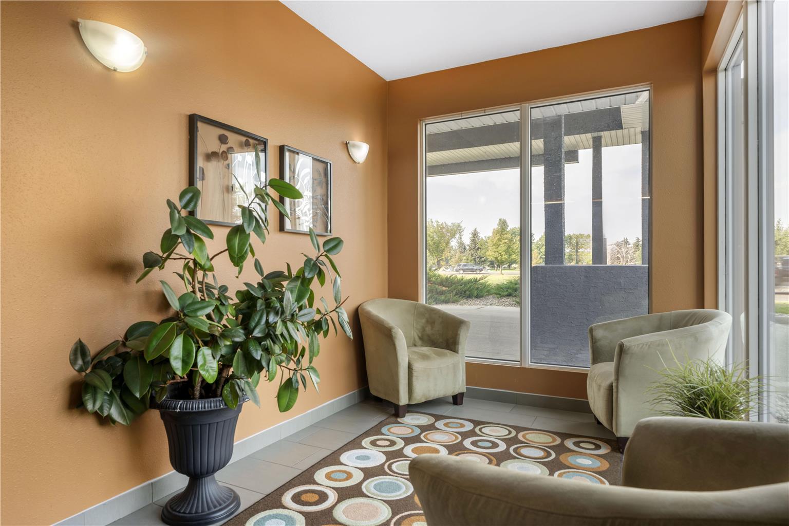 Images SureStay Plus by Best Western Lethbridge