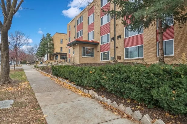 Images Cove at Linden Hills