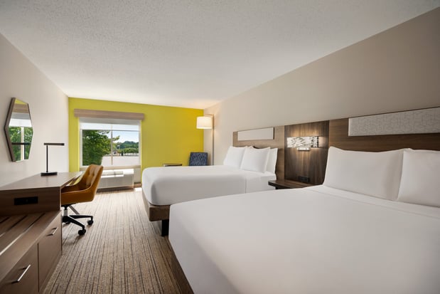 Images Holiday Inn Express & Suites Fredericksburg by IHG