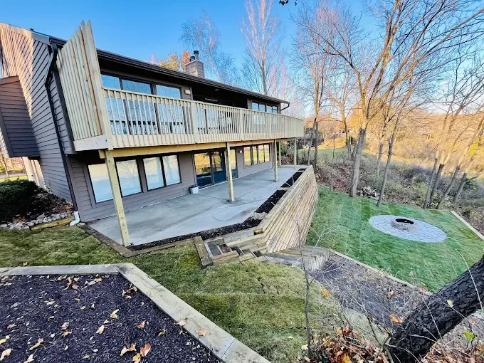 Gorgeous retaining wall setup in Saint Charles, IL