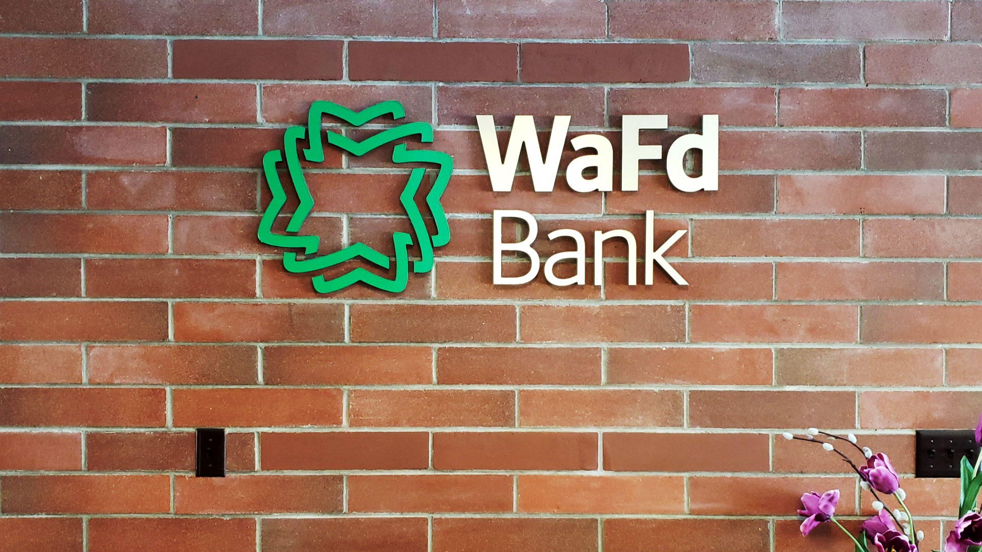 Photo of the WaFd Bank Branch location in Burlington, Washington. Located at 300 E Fairhaven Ave, Burlington, WA 98233.