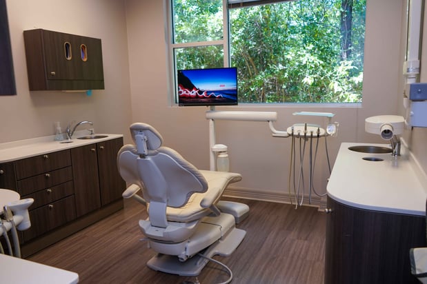 Images Scott Young, DDS