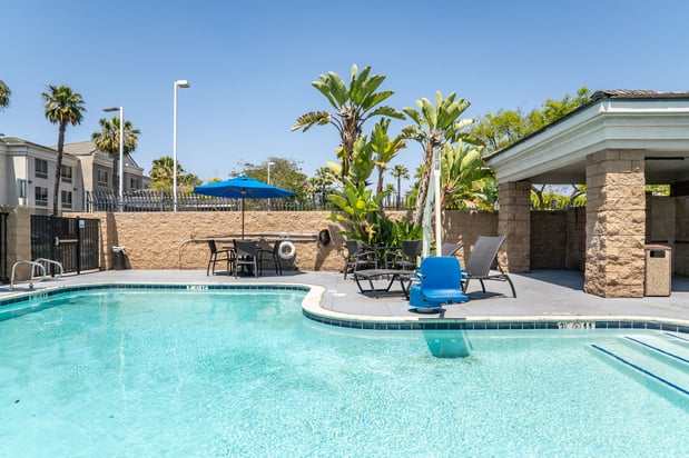 Images Holiday Inn Express & Suites San Diego Otay Mesa by IHG