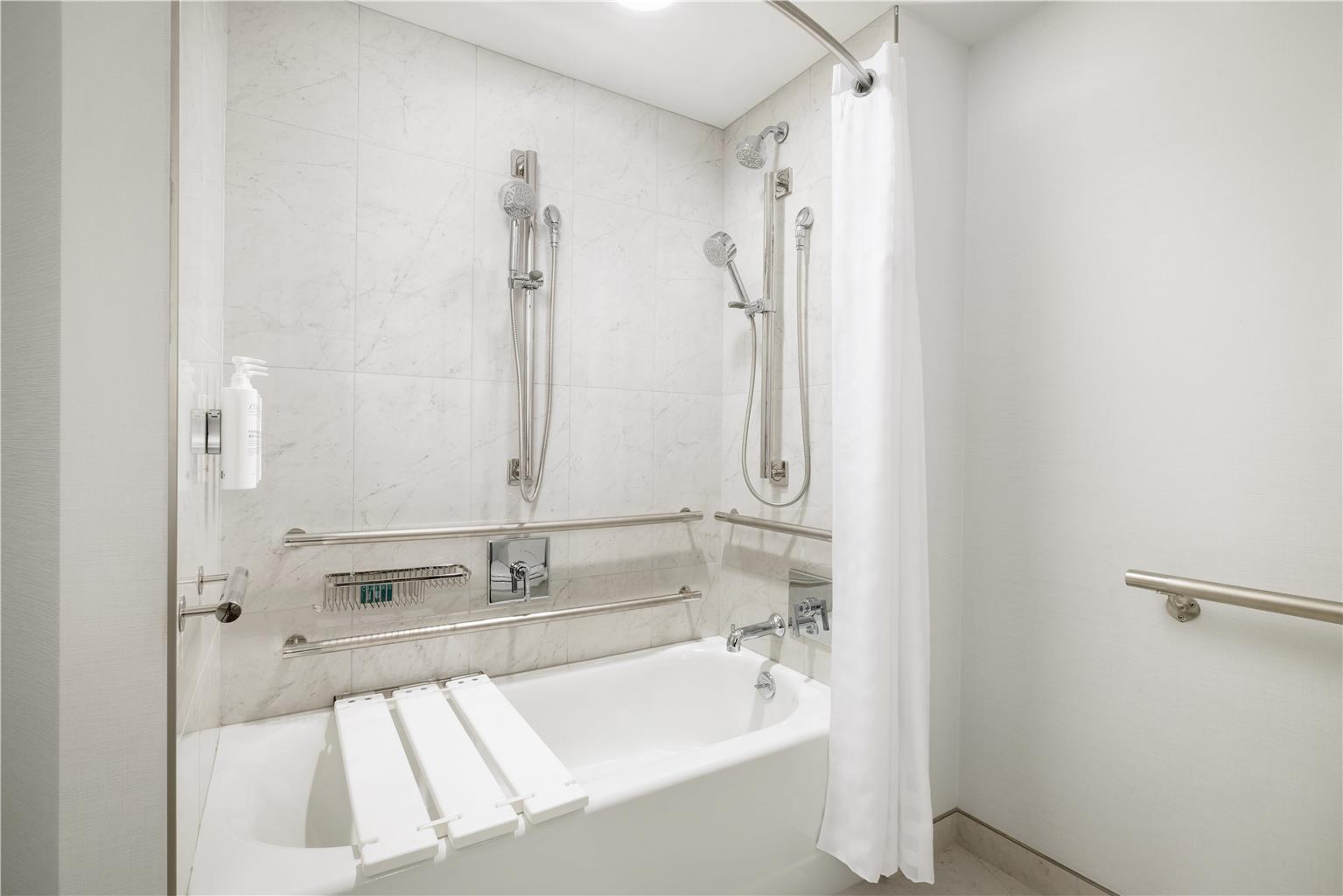 Guest room bath 