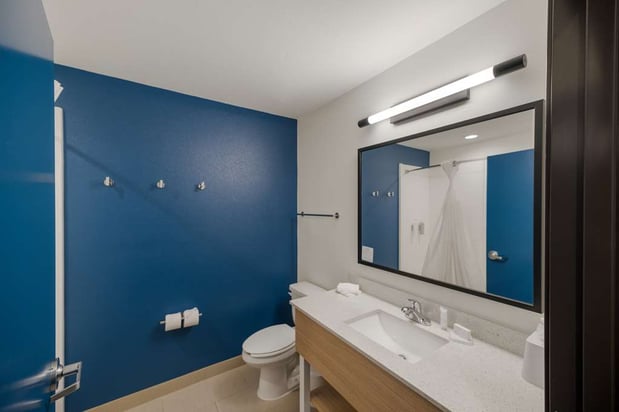 Images Spark by Hilton Midland South