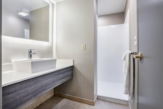 Images Holiday Inn Lafayette-City Centre by IHG