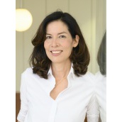 Dr. med. Caroline Kim  