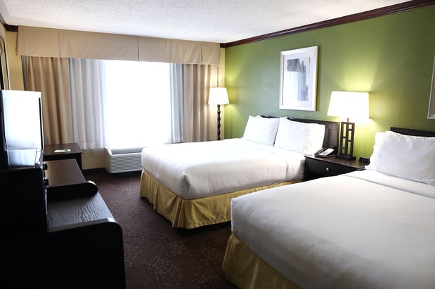 Images Holiday Inn Chicago Oakbrook by IHG