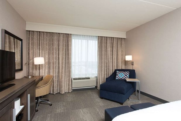 Images Hampton Inn & Suites Grand Rapids Downtown