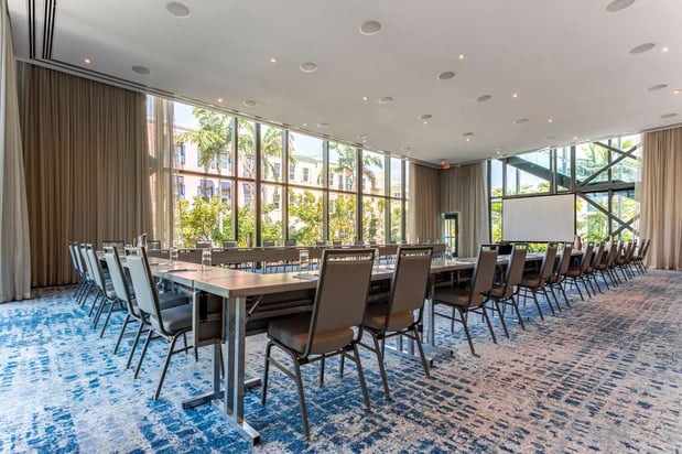 Images The Ray Hotel Delray Beach, Curio Collection by Hilton