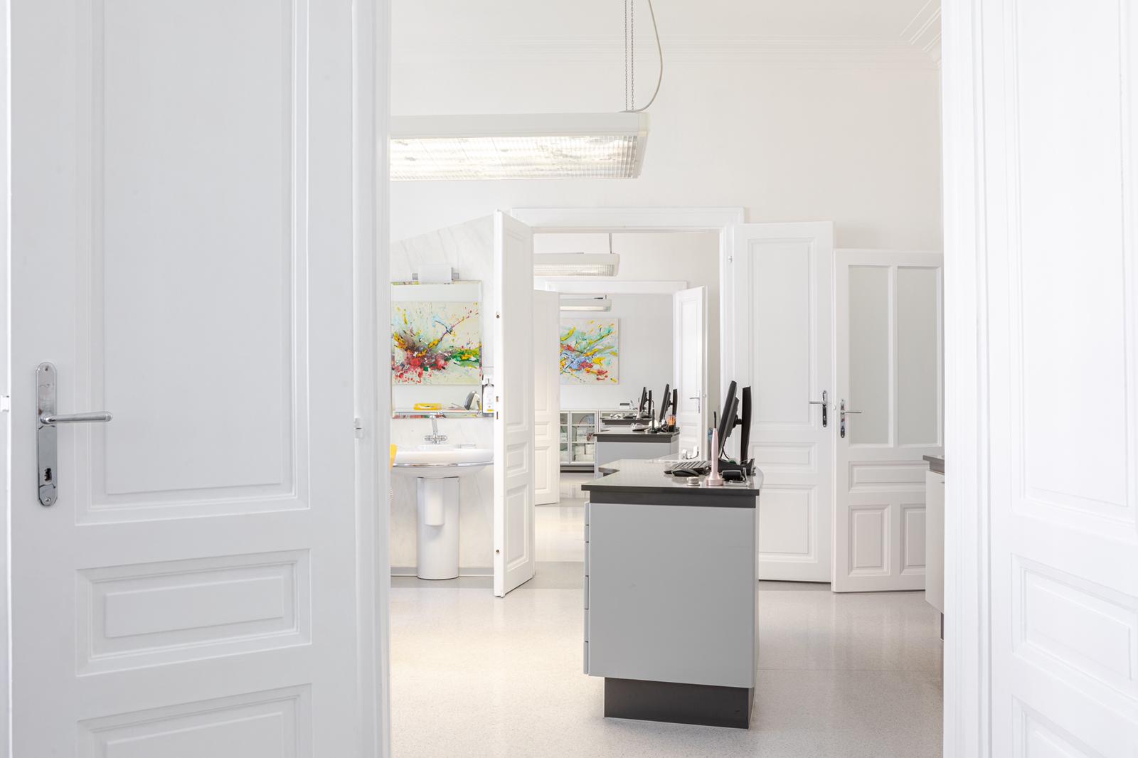 Dr. Andreas Zimmermann, Josefstädter Straße 43-45 in Wien