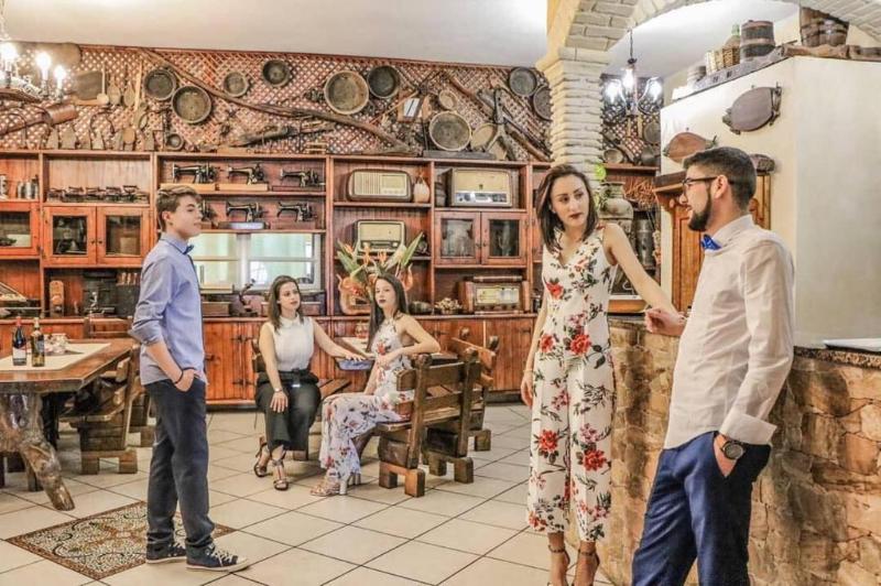 Images Albergo Villaggio Ristorante Pizzeria Museo TANIT