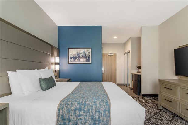 Images Best Western Plus Mid County